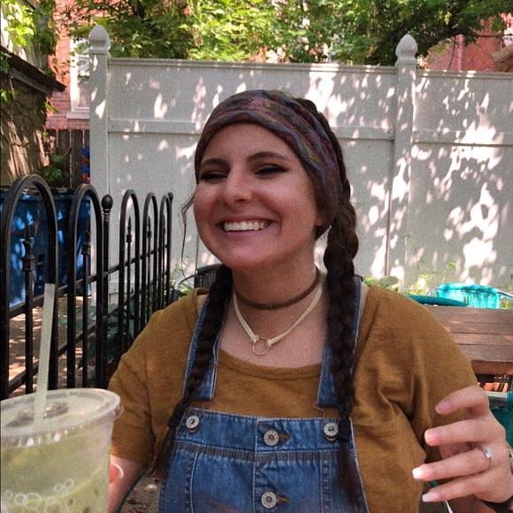 about me!! share and comment your closet name (-: - Picture 3 of 4